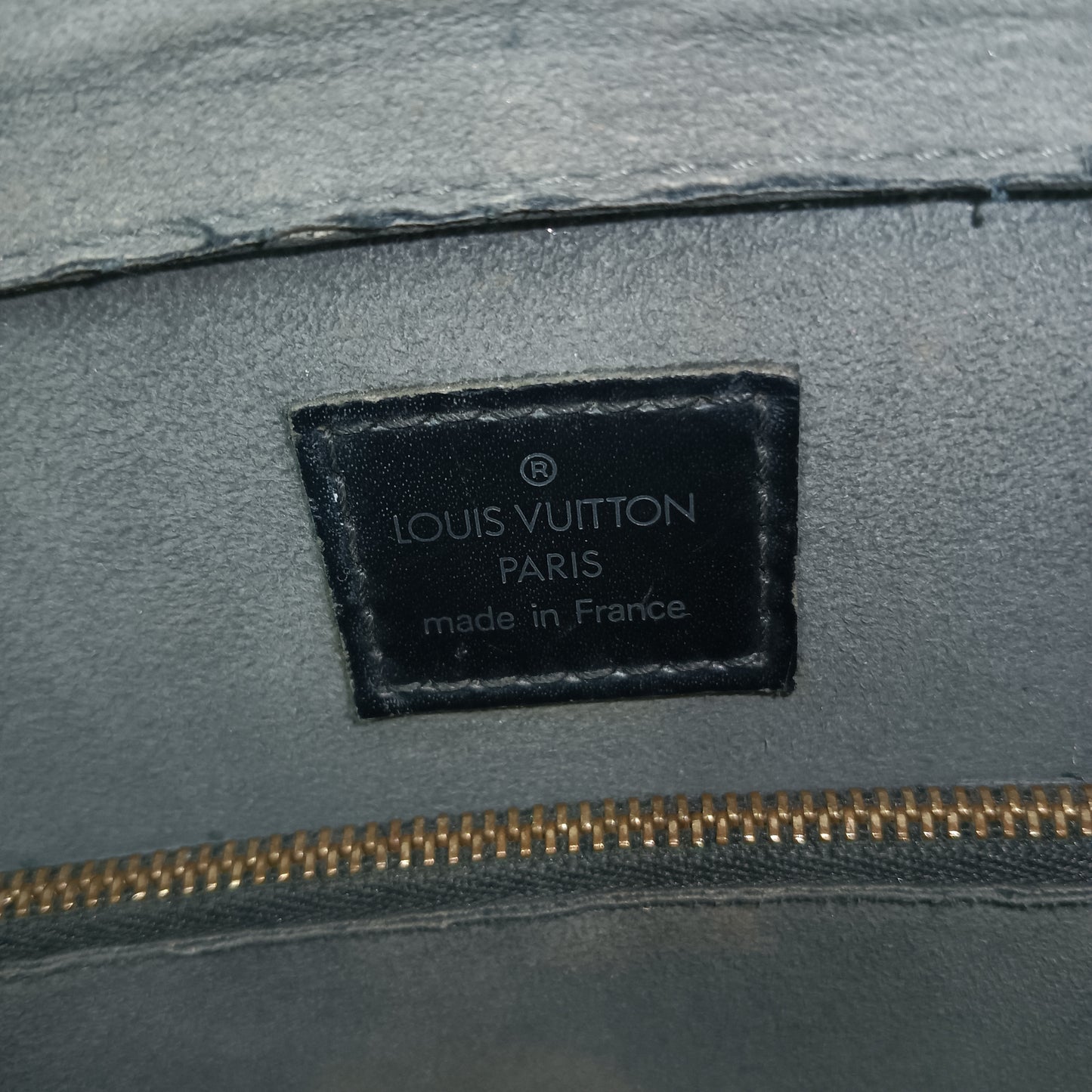 LOUIS VUITTON Handbag Epi M52052 Black Scratch/Damage/Stain