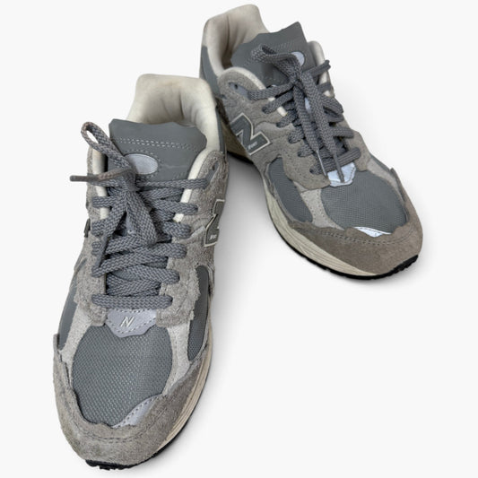 NEW BALANCE SNEAKER SIZE 7 US M2002RDM GRAY RANK (B)