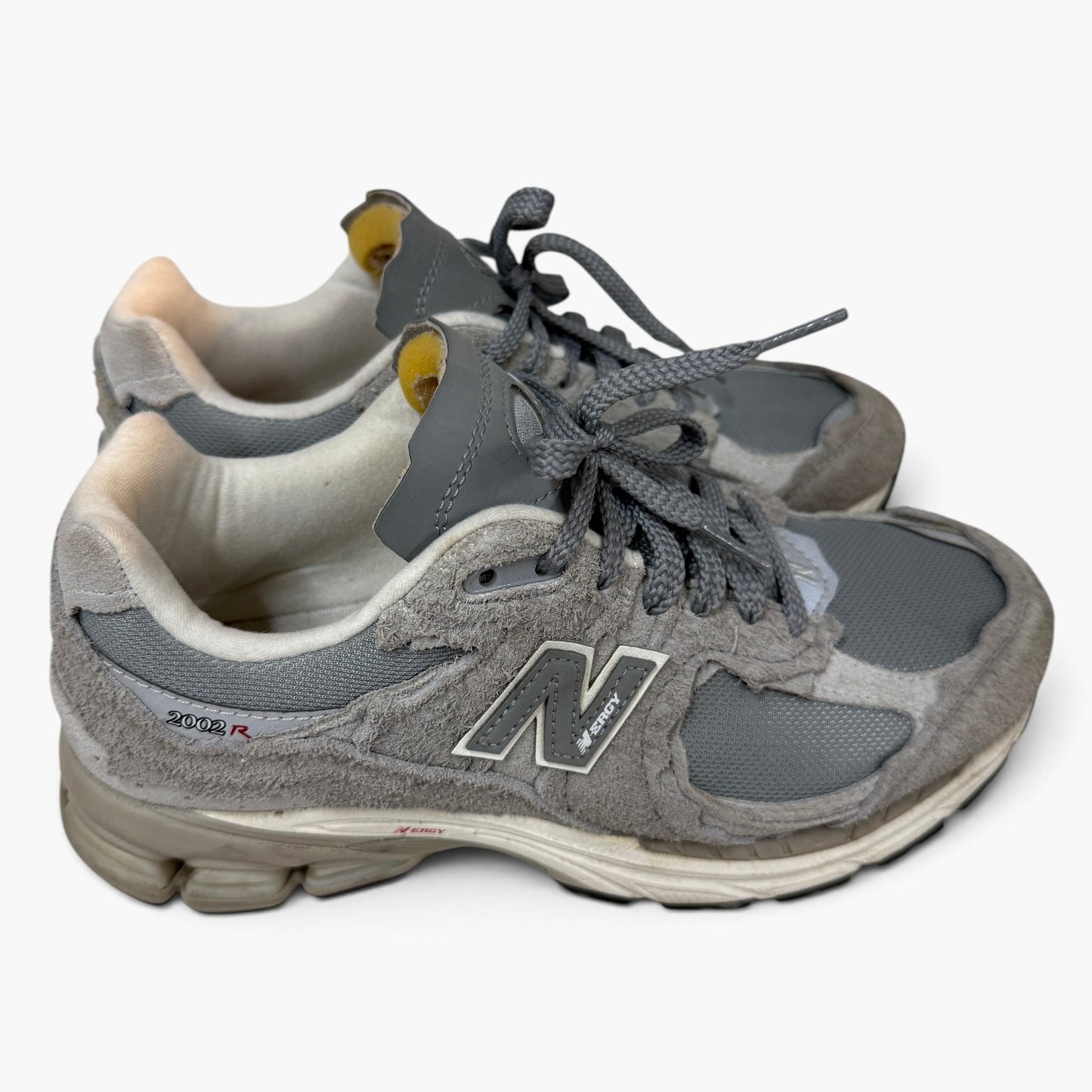NEW BALANCE SNEAKER SIZE 7 US M2002RDM GRAY RANK (B)