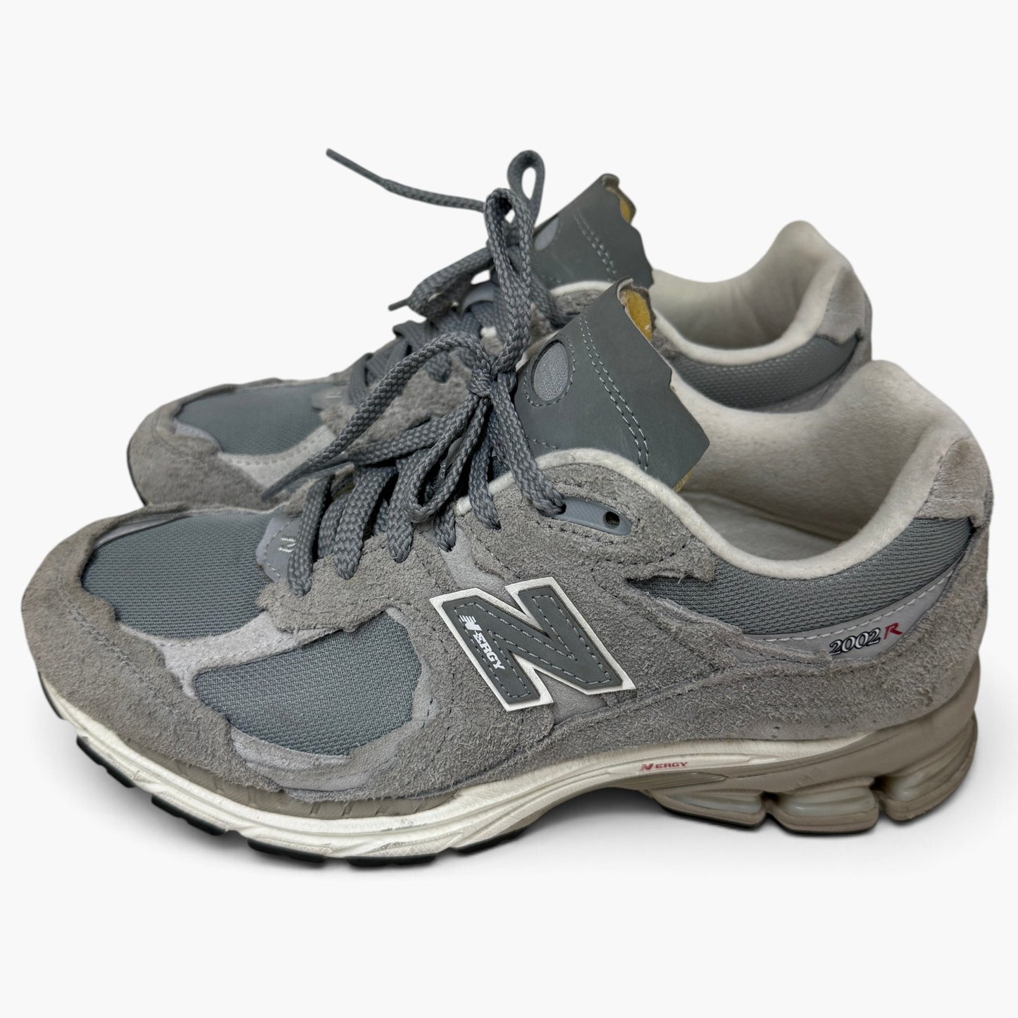 NEW BALANCE SNEAKER SIZE 7 US M2002RDM GRAY RANK (B)
