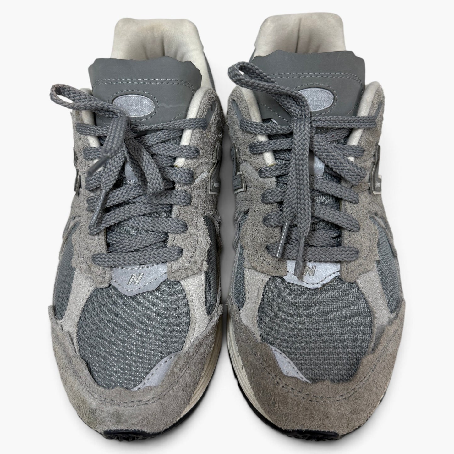 NEW BALANCE SNEAKER SIZE 7 US M2002RDM GRAY RANK (B)